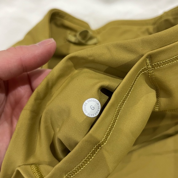 LULULEMON Fast and Free High Rise Tight 25” Size 6 - Picture 3 of 3